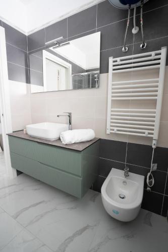 Bilik mandi di Perlanera appartamenti