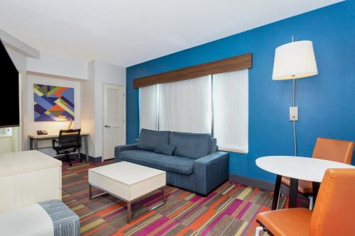 Holiday Inn Express-International Drive, an IHG Hotel Image