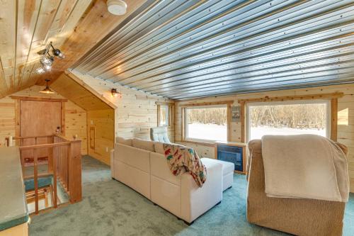Zona de estar de Riverside Retreat Near Trails in Johnson Creek
