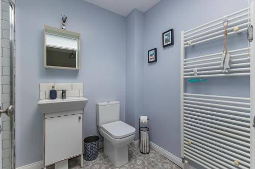 Ένα μπάνιο στο Cosy 2 Bed House in Portaferry