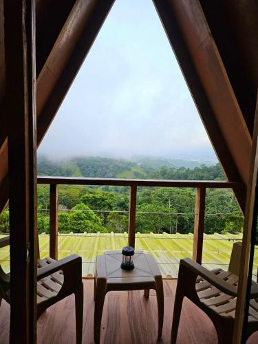 Balkoni atau teres di Natural Refuge! - Cabin at the top of the mountain