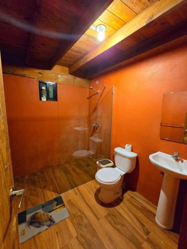Bilik mandi di Natural Refuge! - Cabin at the top of the mountain