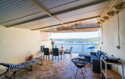 Apartment Zlatni Potok with seaview