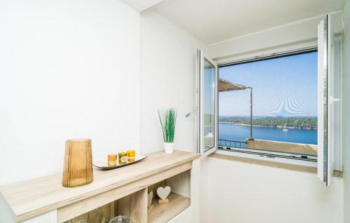 Apartment Zlatni Potok with seaview