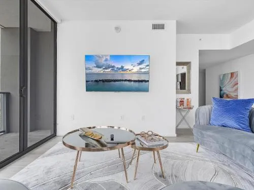 X Lounge-Contemporary Corner Residence photo 36