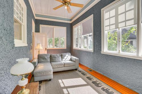 Galeriebild der Unterkunft 1 Mi to Dtwn Meridian Historic Home with Porch! in Meridian