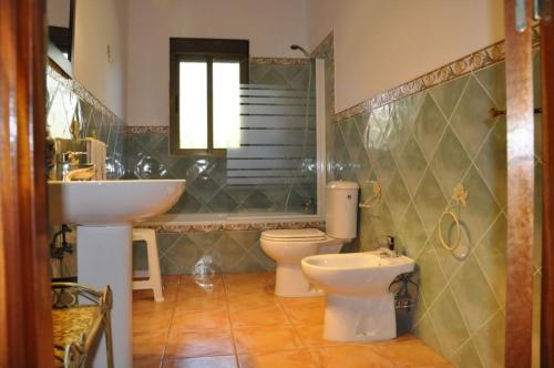 A bathroom at Cortijo Zalamea