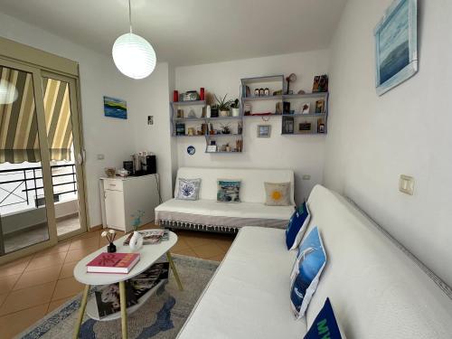 Kristi Apartment 2 Min to Sea Netflix & Espresso Station