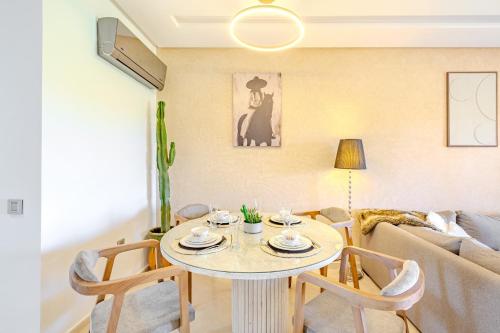 Un lugar para sentarse en Luxury apartments prestigia