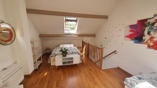 Postel nebo postele na pokoji v ubytování Gîte des Bruyères à Coye-la-Forêt