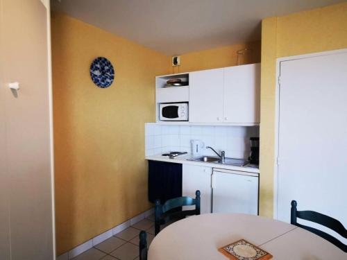 Photo de la galerie de l'établissement Résidence Les Terrasses De Océan - Location de Vacances - PORNICHET - Studio -ROUXE - 70821 MAE-7451, à Pornichet