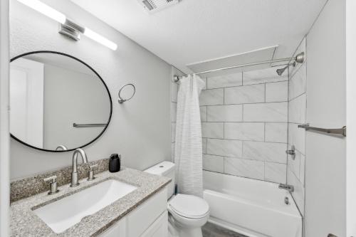 Ένα μπάνιο στο The Mirage 249 I Comfy 1 Bed 1 Bath