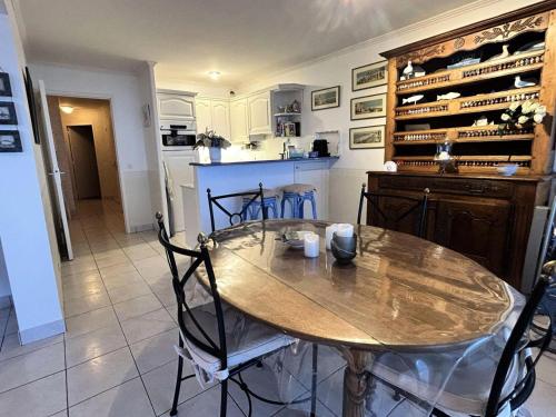 Photo de la galerie de l'établissement Résidence Le Rossini - PORNICHET - AGREABLE APPARTEMENT FACE MER MAE-7871, à Pornichet