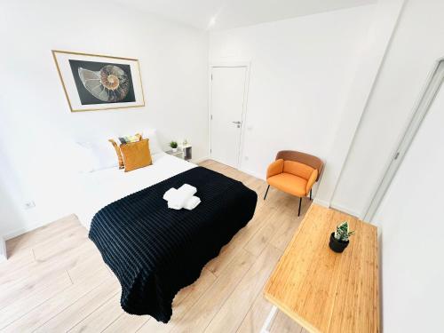 The Antonio Pedro House - NO 2D - Stunning Three-Bedroom Apartment