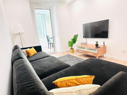 The Antonio Pedro House - NO 2D - Stunning Three-Bedroom Apartment