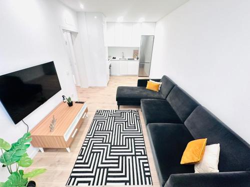 The Antonio Pedro House - NO 2D - Stunning Three-Bedroom Apartment