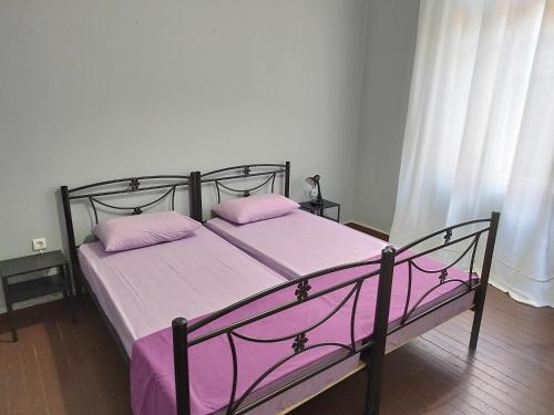 Remoundou 18 rental room