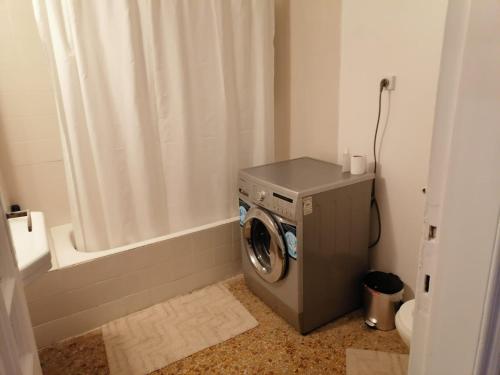 Remoundou 18 rental room
