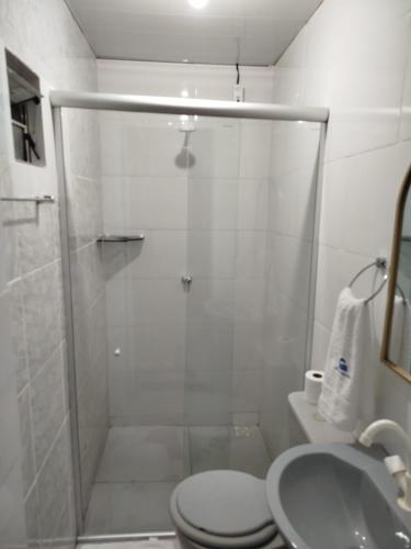 Bilik mandi di HOTEL NOVAES