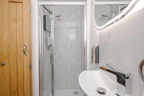 Ванная комната в Luxury 3 Bedroom Apartment in Marylebone