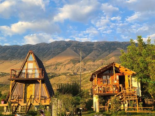 Gallery image of Life on the farm in Nepravishtë