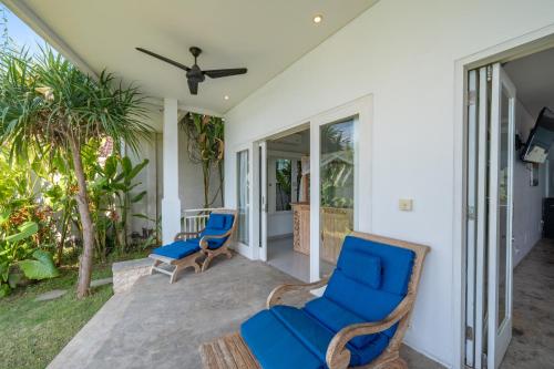 Κήπος έξω από το Ceningan Beachside Villas