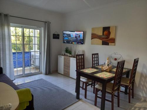 Flamingos Apartment with 2 swimming pool com check in e check out ao domingo em julho e agosto