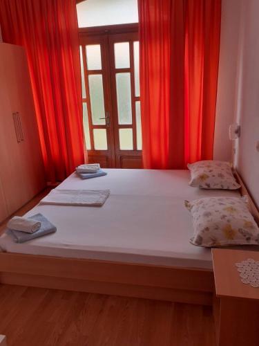 Apartments with parking space Makarska - 6768