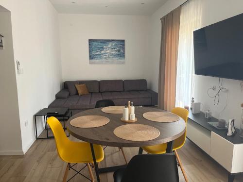 Apartments with a parking space Losinj, Losinj - 23165