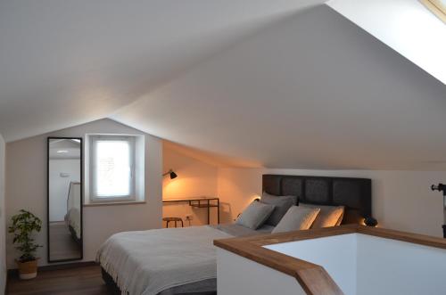 Apartments with a parking space Losinj, Losinj - 23165