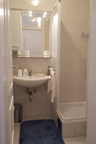 Apartments with parking space Biograd na Moru - 23883