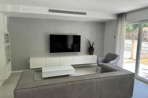 Apartments with parking space Trogir - 23948