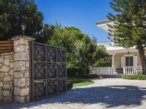 Villa in Kypseli with Private Pool & Gardens