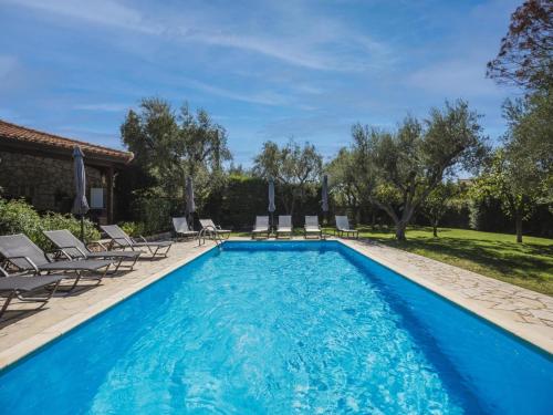 Πισίνα στο ή κοντά στο Villa in Kypseli with Private Pool & Gardens
