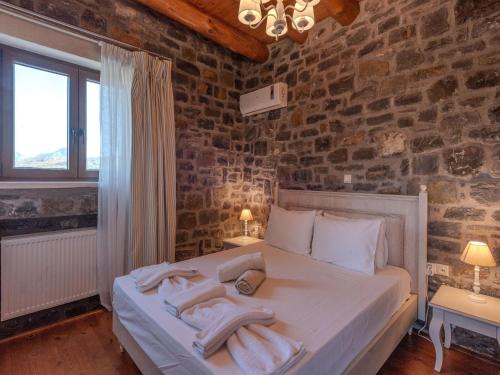Gambar di galeri bagi Charming Family Villa with Pool in Koxare di Atsipádhes