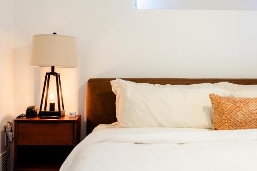 Postel nebo postele na pokoji v ubytování Angoria Hotel