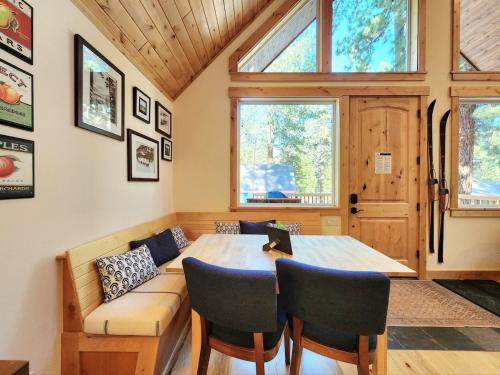 Fotografie z fotogalerie ubytování Das Bar Haus - Walk to Beach & Close to Ski Resort v destinaci Tahoe Vista