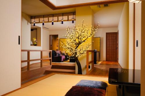 Un lugar para sentarse en 博厚書院上宮HAKUKOU KAMIMiYA