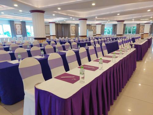Un restaurante u otro lugar para comer en TTC Hotel Phan Thiet