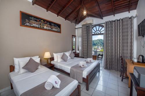 Ceyloni Lake Residency