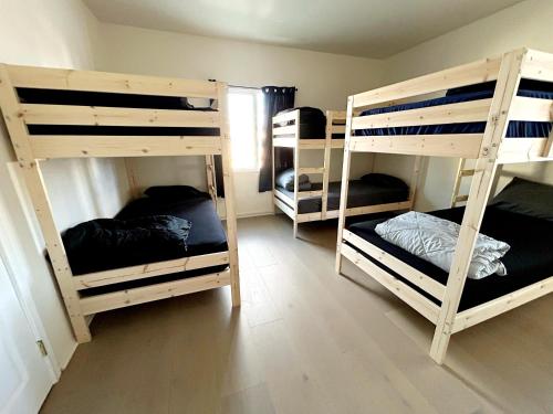 Postel nebo postele na pokoji v ubytování Los Angeles Cozy Vibe