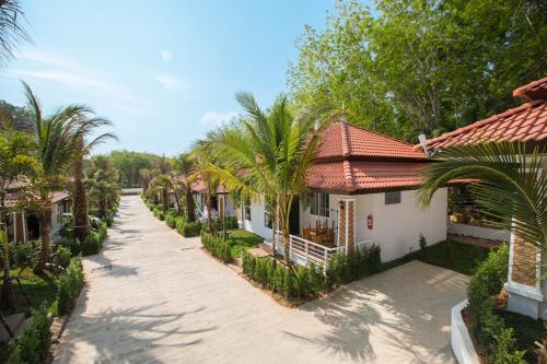 Lux Family Villas Krabi Ao Nang — Landmark view