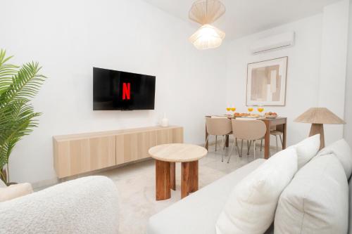 Las Columnas de Hércules - Great location!