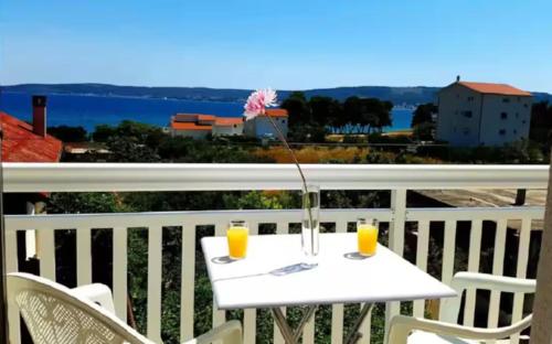 2min walk to the beach , Large SeaView terraces 2 Apts, BBQ, parking