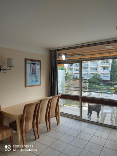 Photo de la galerie de l'établissement Heliotel, à Saint-Laurent-du-Var