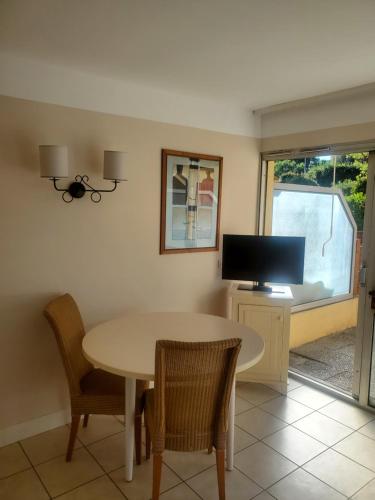 Photo de la galerie de l'établissement Heliotel, à Saint-Laurent-du-Var