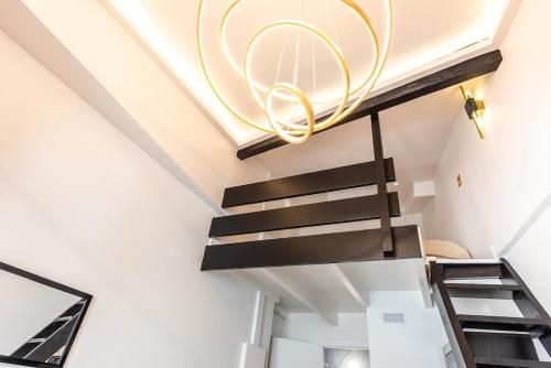 MODERN DUPLEX STUDIO with Air Conditioning and close to metro