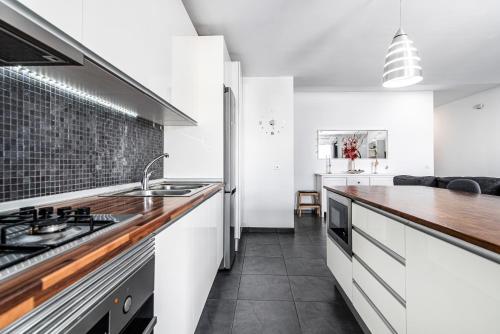 Una cocina o cocineta en Bright