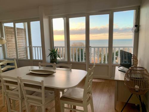 Vacances à Trouville en famille vue mer