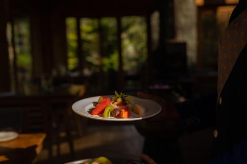 Comida en o cerca de este resort
